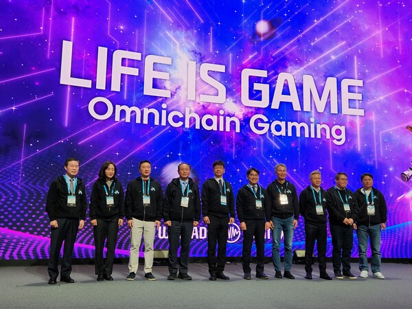 - 기념 촬영으로 마무리했다 