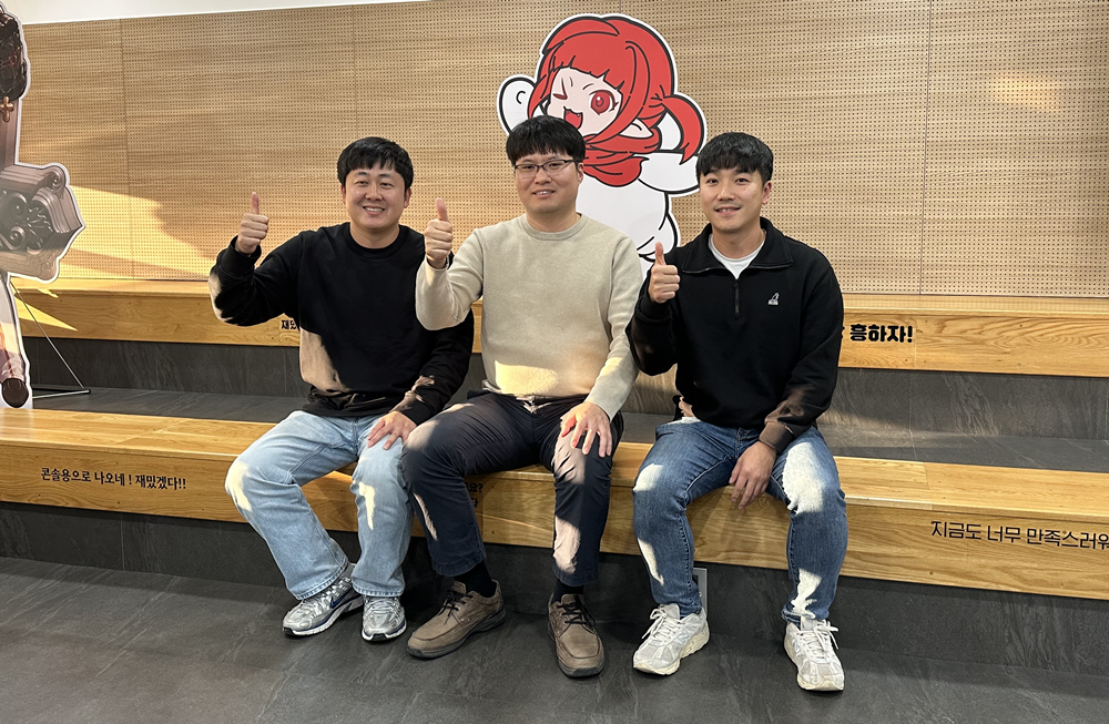 - 김윤희 콘텐츠 디렉터, 이원만 총괄 디렉터, 홍진혁 라이브 디렉터