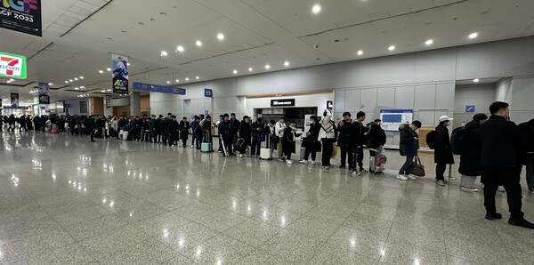 - 2차 대기열은 1차 대기열보다 훨씬 길게 형성됐다