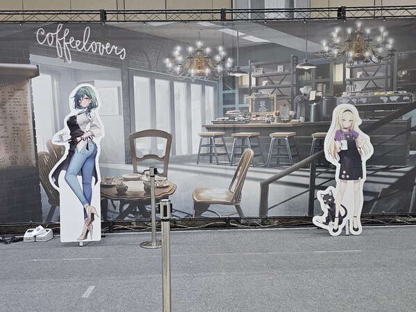 - 카운터사이드 부스 콘셉트는 카페