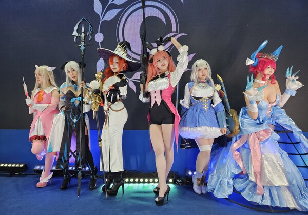 - 넷마블 페이트/그랜드 오더 부스 코스프레 무대