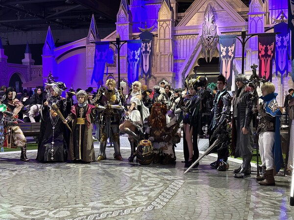 - 팬으로서 너무 감사한 행사가 아닐 수 없다 “고마워요”