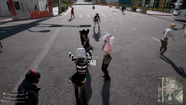 - 본격적인 게임 시작에 앞서 치킨을 염원하는 춤사위