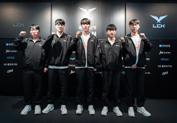 무실 세트 연승을 달리며 단독 1위에 올라선 한화생명e스포츠. 사진=LCK