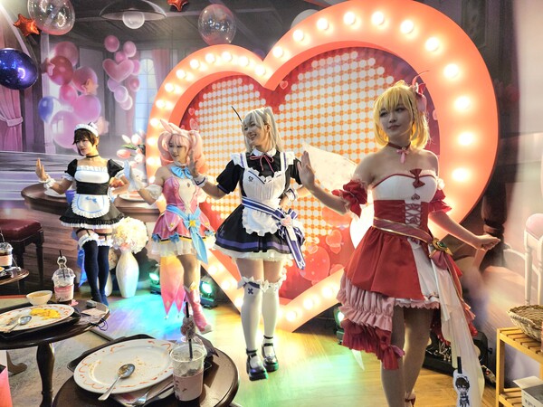 - 메이드 공연도 너무 좋았다