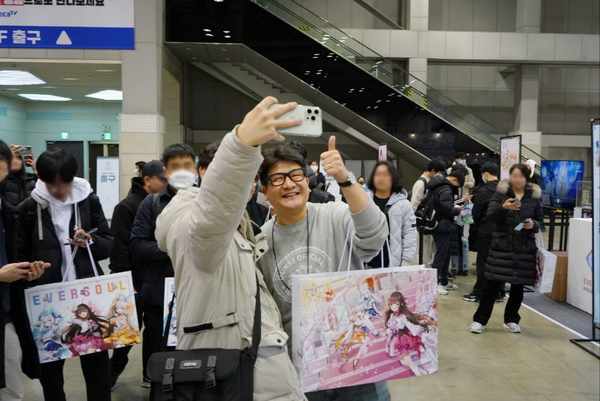 '에버소울 일러스타페스' PD와의 포토타임