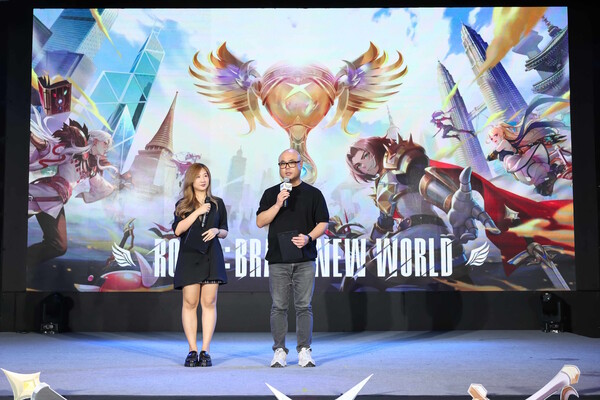 태국 방콕에서 열린 ROX Together Party에서 개회사를 하고 있는 그라비티 김진환 사업 총괄 이사