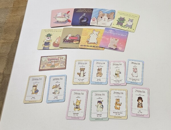 - 컬래버 메뉴를 구매하면 코스터를, 굿즈를 만 원 이상 구매하면 MBTI 프로필 카드를 받을 수 있다