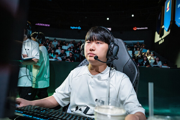 우리은행이 시상하는 골드킹 부문에서 단독 1위로 치고 나간 디플러스 기아의 원거리 딜러 '에이밍' 김하람