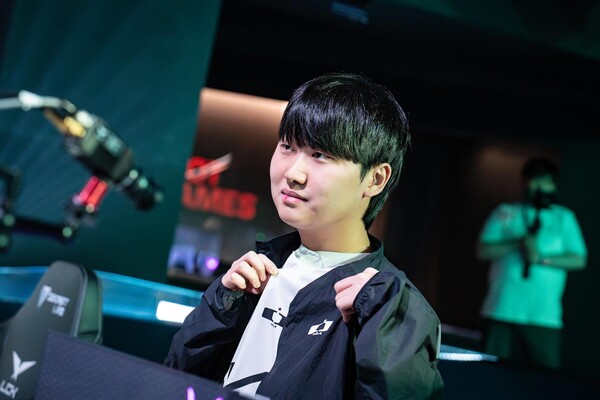 골드킹 부문에서 2주 연속 1위를 차지한 디플러스 기아 원거리 딜러 '에이밍' 김하람