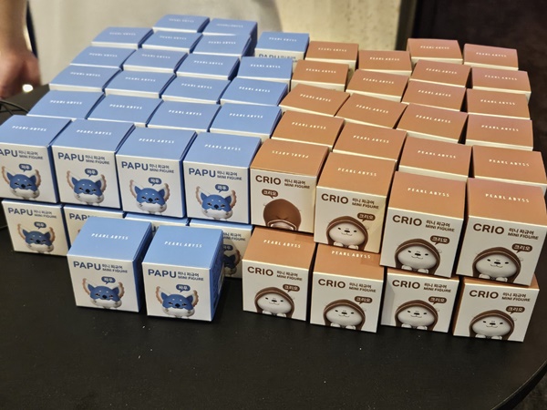 - 파푸와 크리오 미니 피규어는 솔직히 탐났다