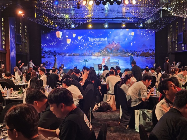 - 도란도란 이야기를 나누는 검은사막 모바일 유저들