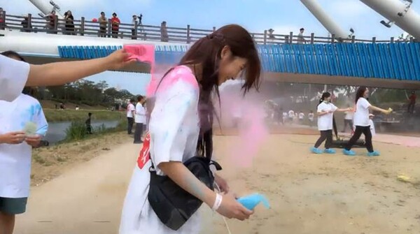 괴산 빨간맛 페스티벌 현장을 찾은 스트리머 소은