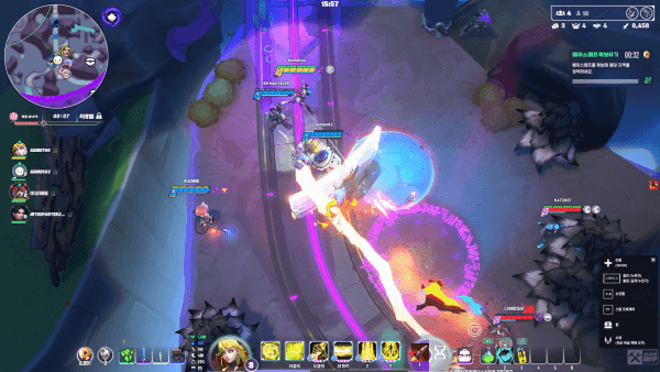 - 열차에 치이면 사망하기 때문에 교전 중에도 열차를 신경써야 한다