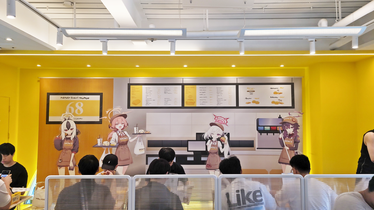 - 3층에 올라오면 학생들을 만날 수 있다.