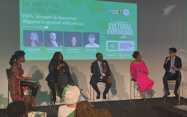 오태림 글루와 대표(오른쪽 첫번째)가 뉴욕 배스 하우스에서 개최된 유엔 총회 부대행사 ‘데스티네이션 2030 나이지리아’에 참석해 발언하고 있다.. 사진=글루와