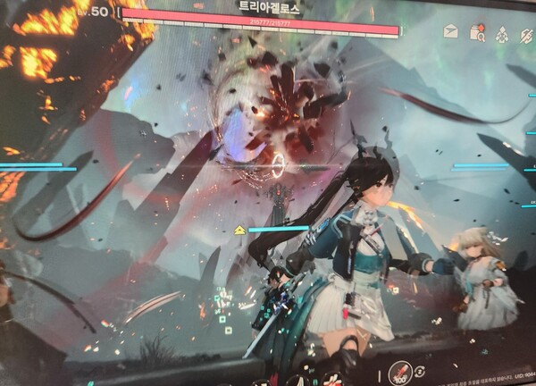 - 신경를 안 쓰면 파티 캐릭터들이 마구잡이로 돌아다닌다