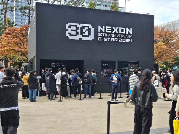 - 넥슨은 30주년을 테마로 행사장 내부 부스와 야외 부스를 마련했다