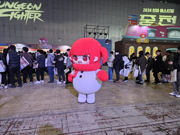 - 올해 던페 마스코트는 귀여운 스노우메이지입니다