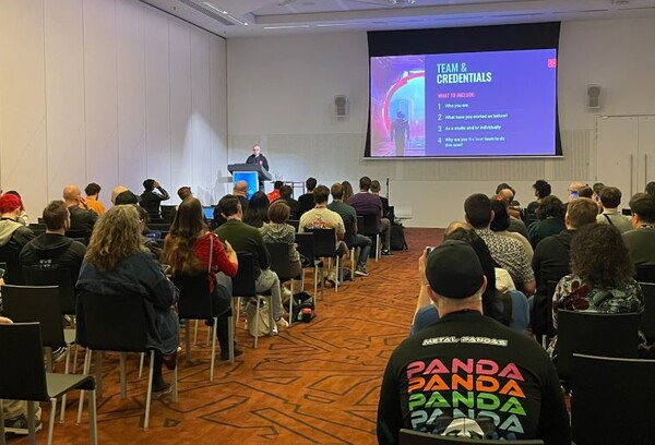 호주 GCAP 2024에서 발표 중인 ‘사이먼(Simon)’ ANZ 지사장. 사진=엑솔라