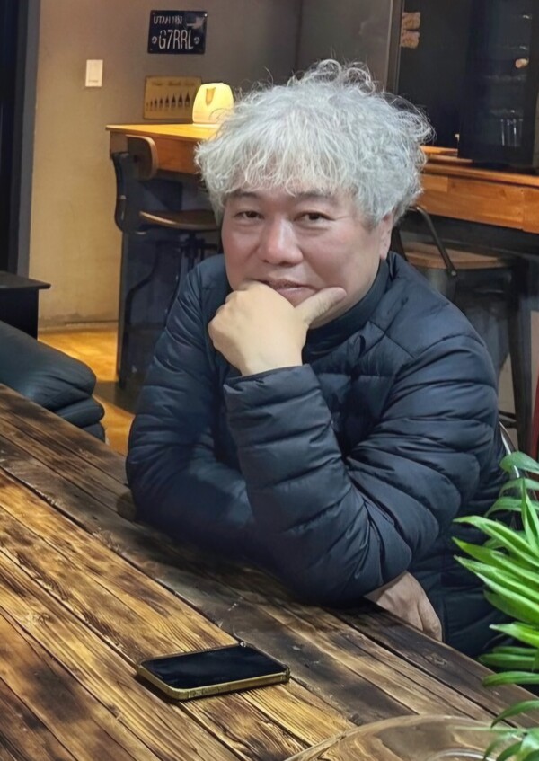 새해를 맞아 생활감성 만화 '나옹이네'를 연재하는 주홍수 만화가. 