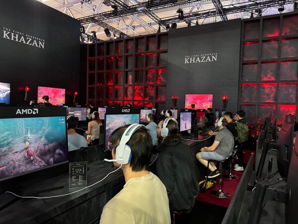 퍼스트 버서커 카잔 게임스컴 시연 부스