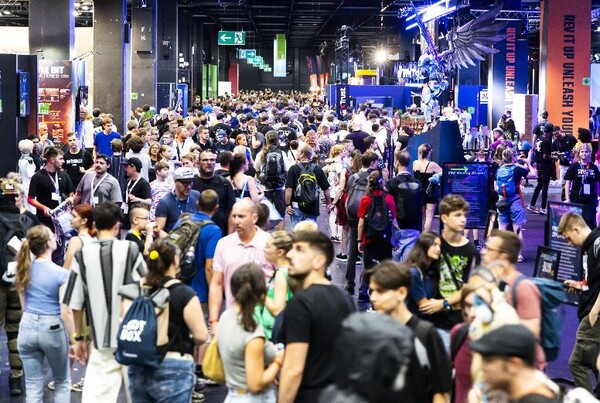 2024년 방문객 수는 1만 5000여 명 증가해, 120개국 33만 5000명이 방문했다. 게임스컴 홈페이지