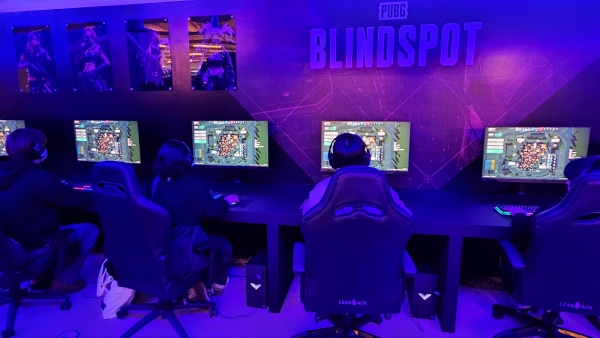 - 블라인드 스팟 꿀잼