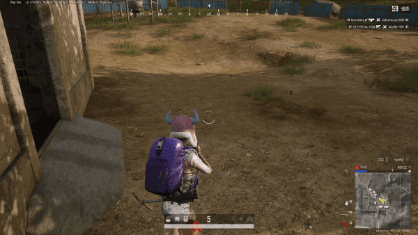 - 곡괭이와 각종 폭발물로 지형을 파괴할 수 있다