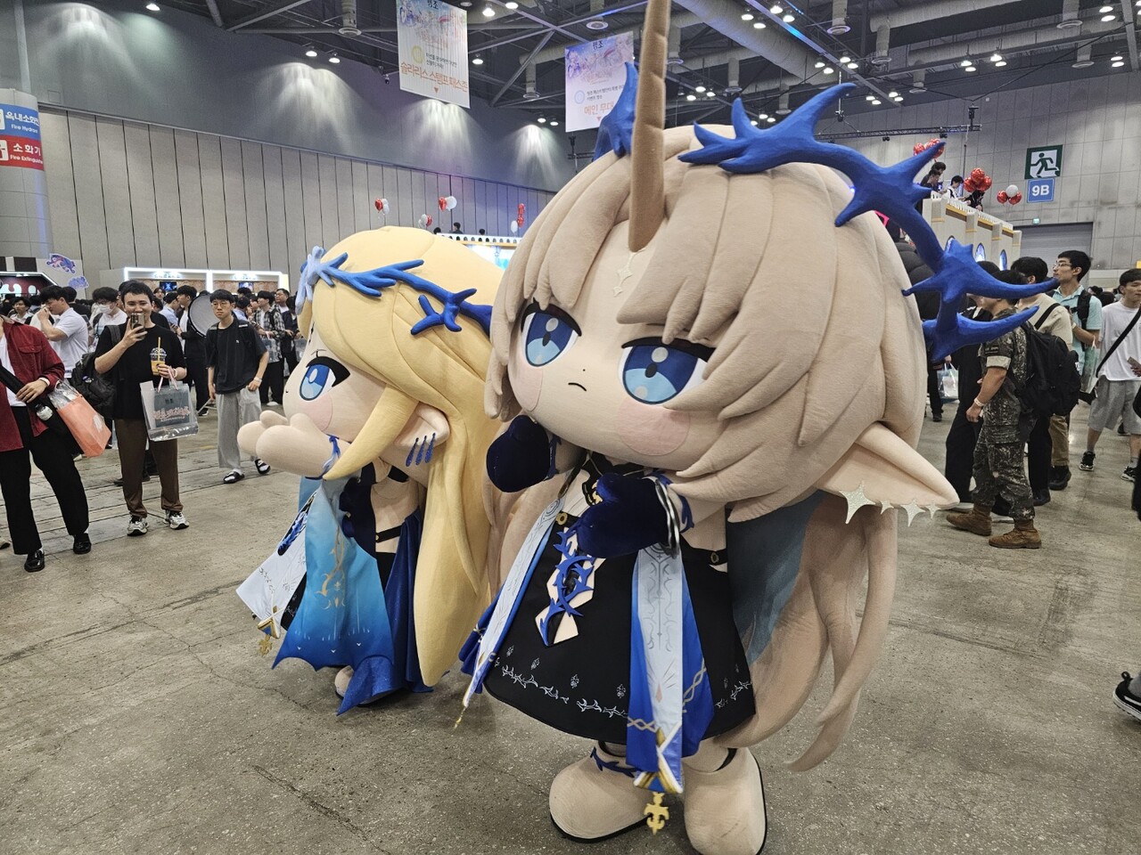 - 새롭게 등장한 카르시티아와 플뢰르 인형 탈