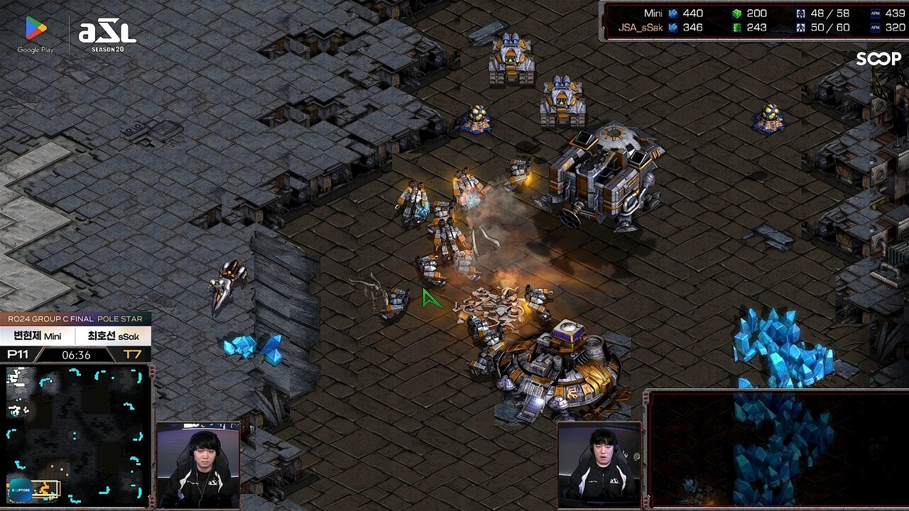 - 다크템플러로 초반부터 유리하게 시작한 변현제