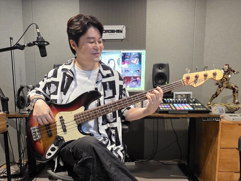 한국 인디게임의 초창기 유명 그룹 '언니네이발관' 베이시스트였던 류기덕 PD. 사진=박명기