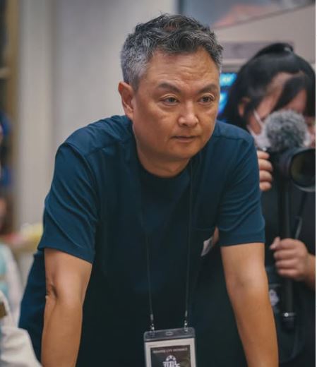디즈니플러스의 최대 히트작 ‘카지노’를 찍을 시기의 강윤성 감독. 사진. 사진=강윤성 인스타그램