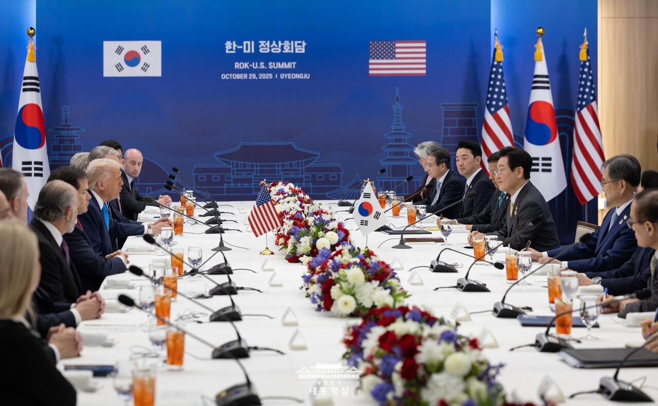 이재명 대통령이 도널드 트럼프 미국 대통령과 경주에서 만나  관세협상을 최종타결했다. 사진=대통령실