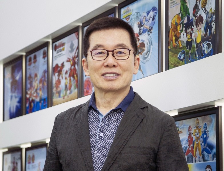 문화콘텐츠 기획자 최신규 초이크리에이티브랩 대표가 화관 문화훈장을 받았다. 사진=문화체육관광부