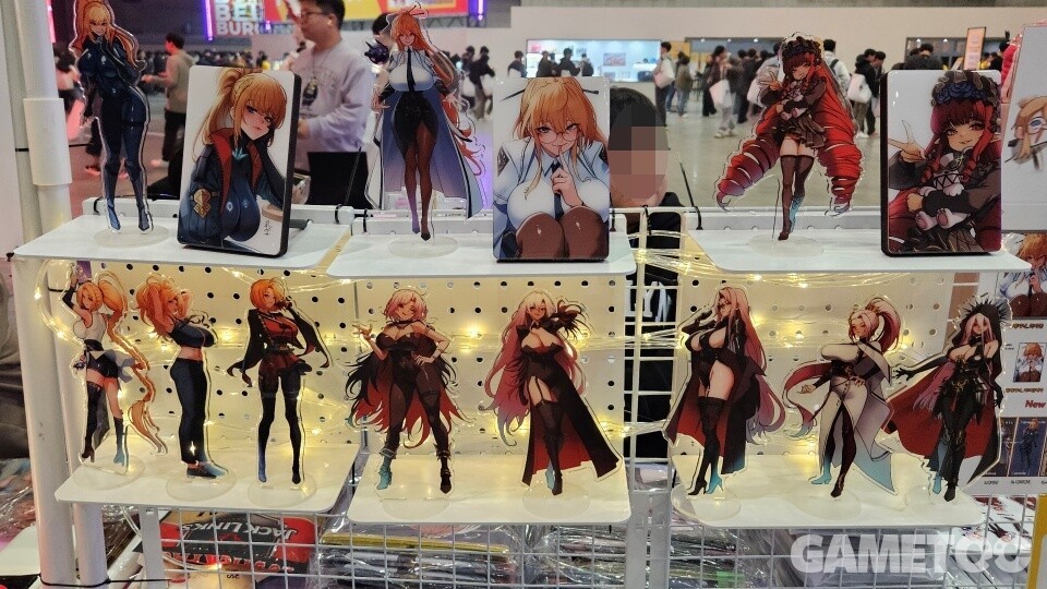 여메카, 인챈트리스, 패러메딕 아크릴 스탠드를 선보인 플레이마켓 (사진=김영찬 기자)