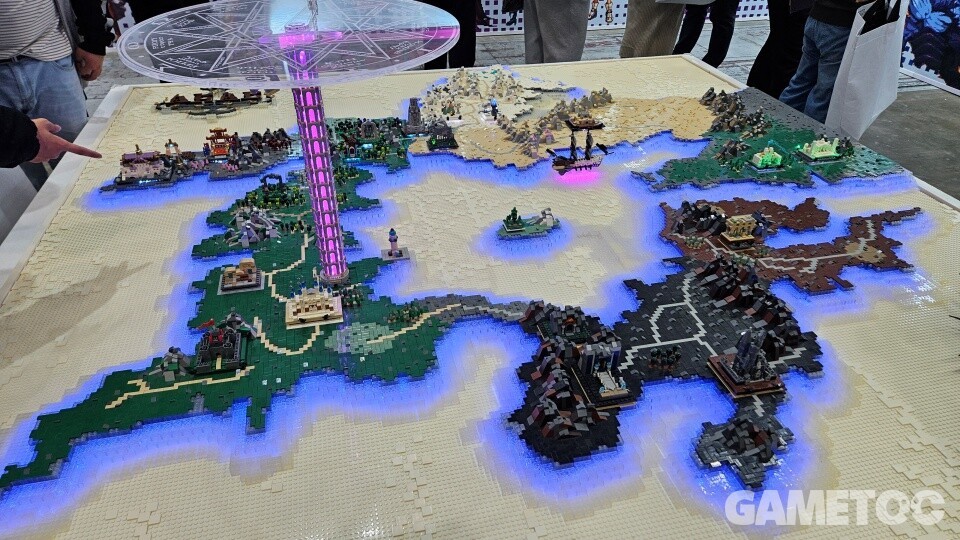 브릭 아트로 구현된 아라드 대륙 (사진=김영찬 기자)